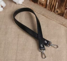 Ручка для сумки, кожаная, с карабинами, 60 × 2 см, цвет чёрный