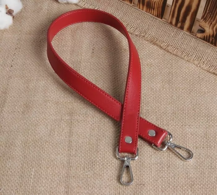 Ручка для сумки, кожаная, с карабинами, 60 × 2 см, цвет бордовый фото 1