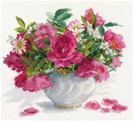 Цветущий сад: розы и ромашки 30х26 см, набор для вышивания