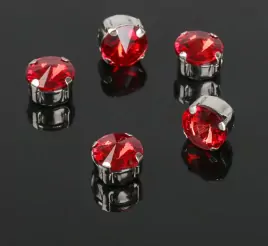 Стразы в цапах без отверстий (набор 5 шт), 8*8мм, цвет красный в серебре