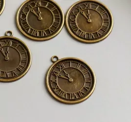 Декор для творчества металл "Часы с римскими цифрами" бронза 2,1х1,8 см